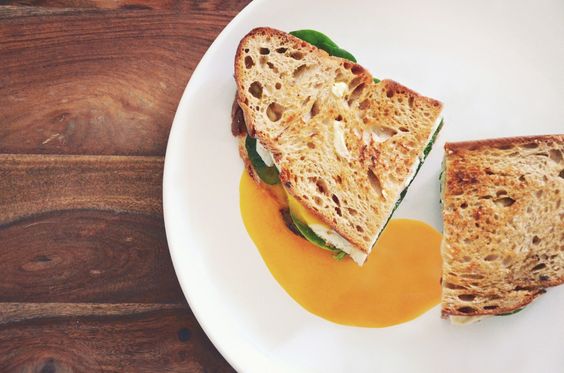 Recette de sandwich grillé avec de la sardine et du camembert